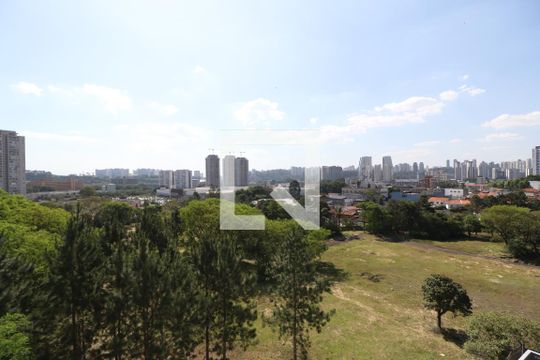 Vista Sala de apartamento para alugar com 2 quartos, 34m² em Santo Amaro, São Paulo