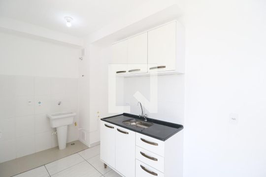 Cozinha de apartamento para alugar com 2 quartos, 34m² em Santo Amaro, São Paulo