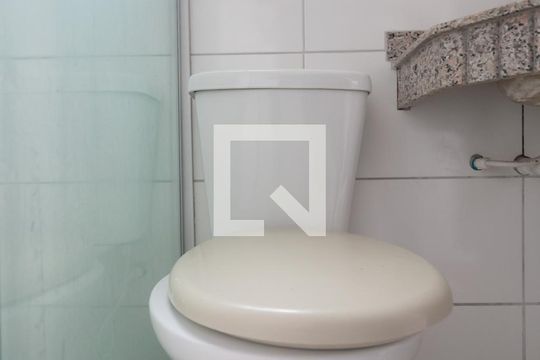 Banheiro de casa para alugar com 2 quartos, 150m² em Floresta, Belo Horizonte