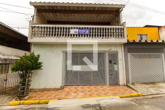 Fachada de casa à venda com 2 quartos, 250m² em Vila Progresso (zona Leste), São Paulo