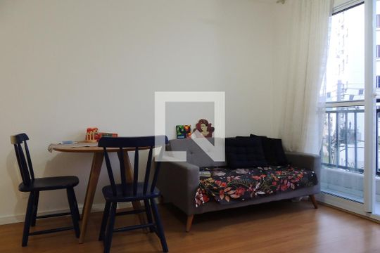 Sala de apartamento para alugar com 2 quartos, 48m² em Anil, Rio de Janeiro