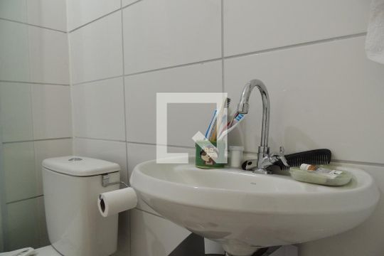 Banheiro de apartamento para alugar com 2 quartos, 48m² em Anil, Rio de Janeiro