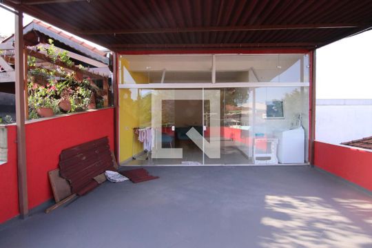 varanda de casa à venda com 3 quartos, 180m² em Chácara Inglesa, São Paulo