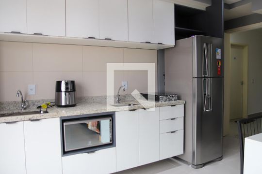 Cozinha de kitnet/studio à venda com 1 quarto, 26m² em Vila Nilo, São Paulo