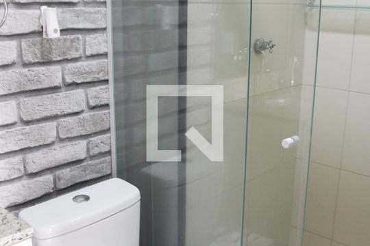 Banheiro de kitnet/studio à venda com 1 quarto, 26m² em Vila Nilo, São Paulo