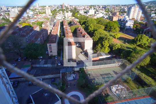 Sala - Vista de apartamento para alugar com 3 quartos, 68m² em Vila Ipiranga, Porto Alegre