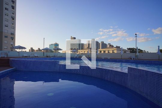 Área comum - Piscina de apartamento para alugar com 3 quartos, 68m² em Vila Ipiranga, Porto Alegre