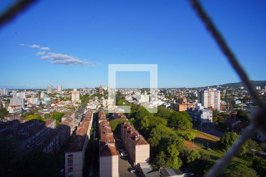 Sala - Vista de apartamento para alugar com 3 quartos, 68m² em Vila Ipiranga, Porto Alegre