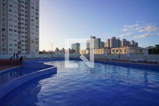 Área comum - Piscina de apartamento para alugar com 3 quartos, 68m² em Vila Ipiranga, Porto Alegre