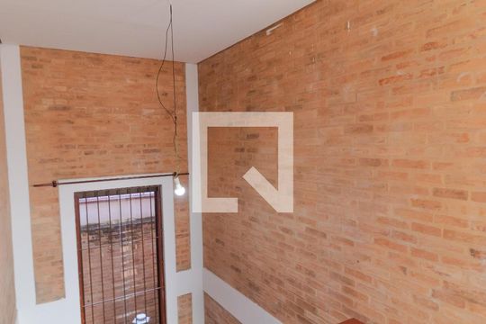 Escada de casa à venda com 3 quartos, 200m² em Parque Jambeiro, Campinas