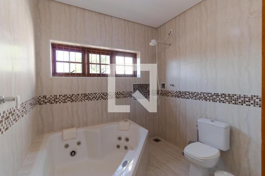 Banheiro da Suíte de casa à venda com 3 quartos, 200m² em Parque Jambeiro, Campinas