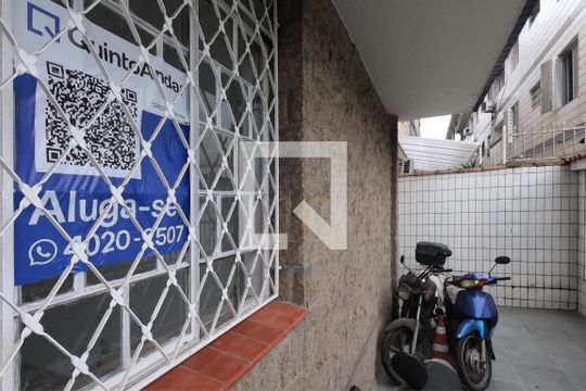 Plaquinha Quinto Andar instalada de apartamento para alugar com 2 quartos, 80m² em Encruzilhada, Santos