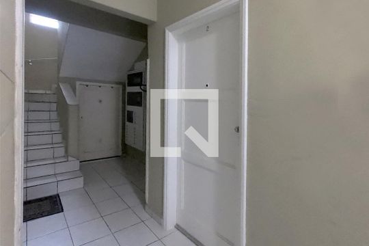 Área Comum - Porta do Apartamento de apartamento para alugar com 2 quartos, 80m² em Encruzilhada, Santos
