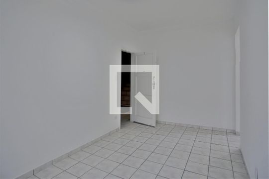Sala de apartamento para alugar com 2 quartos, 80m² em Encruzilhada, Santos