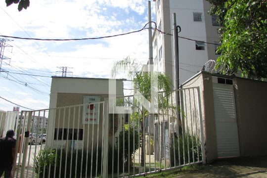 Fachada do condomínio de apartamento para alugar com 2 quartos, 45m² em Guaratiba, Rio de Janeiro