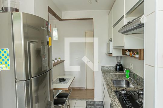 Cozinha de apartamento para alugar com 2 quartos, 52m² em Freguesia do Ó, São Paulo