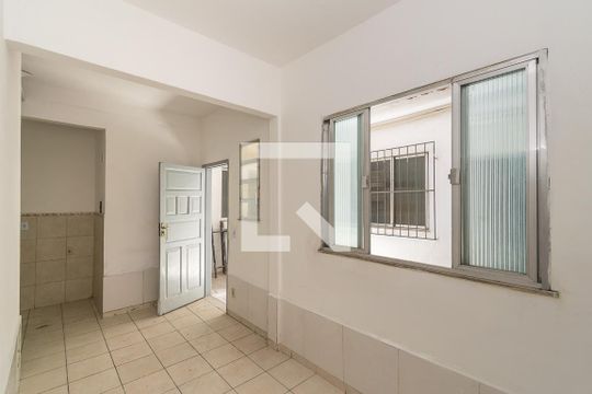 Sala de casa para alugar com 1 quarto, 40m² em Jardim America, Rio de Janeiro