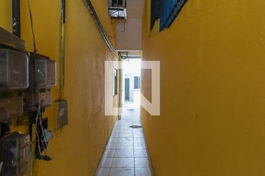 Área comum de acesso de casa para alugar com 2 quartos, 65m² em Jardim America, Rio de Janeiro