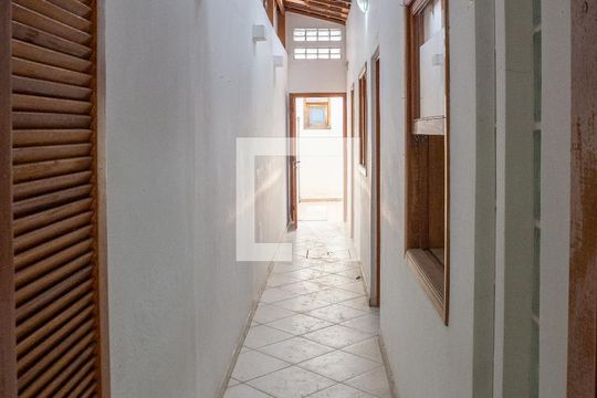 Corredor de casa à venda com 3 quartos, 180m² em Pompeia, São Paulo