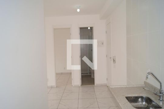 Cozinha e Área de Serviço de apartamento para alugar com 2 quartos, 46m² em Sé, São Paulo