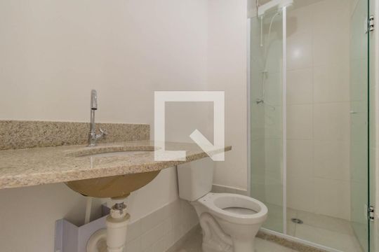 Banheiro  de apartamento para alugar com 2 quartos, 46m² em Sé, São Paulo