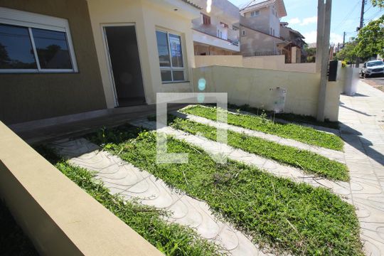 Garagem de casa à venda com 3 quartos, 72m² em Espírito Santo, Porto Alegre