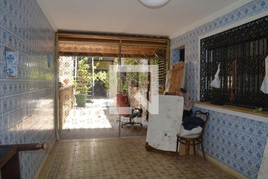 Garagem de casa à venda com 8 quartos, 300m² em Vila Itapura, Campinas