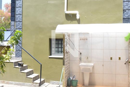 Fachada fundos de casa à venda com 8 quartos, 300m² em Vila Itapura, Campinas