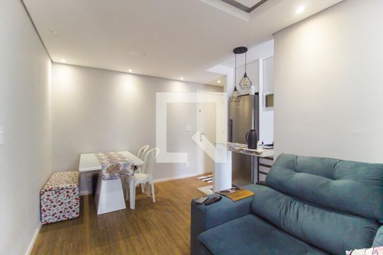 Sala de apartamento à venda com 2 quartos, 84m² em Vila Carmosina, São Paulo