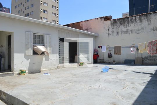 Quintal / Edícula de casa para alugar com 4 quartos, 180m² em Vila Itapura, Campinas
