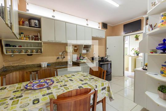 Cozinha  de casa à venda com 3 quartos, 340m² em Vila São José (ipiranga), São Paulo