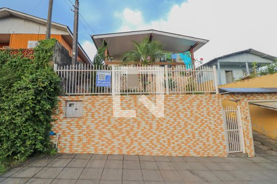 Fachada de casa à venda com 3 quartos, 140m² em Santa Teresa, São Leopoldo