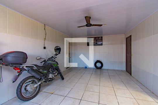 Garagem de casa à venda com 3 quartos, 80m² em Guajuviras, Canoas