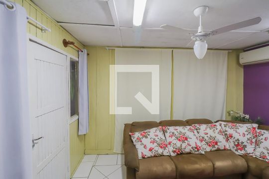 Sala de casa à venda com 3 quartos, 120m² em Santa Teresa, São Leopoldo