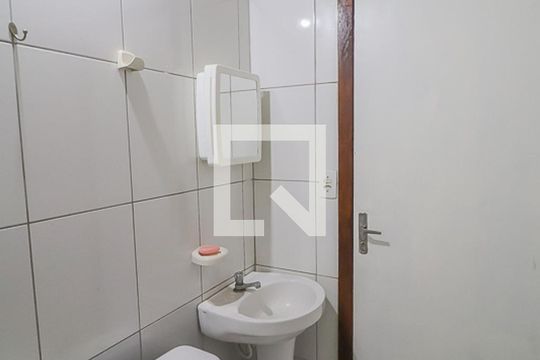 Banheiro Area Externa de casa à venda com 3 quartos, 120m² em Santa Teresa, São Leopoldo