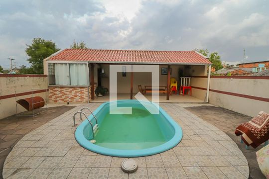 Piscina de casa à venda com 3 quartos, 120m² em Santa Teresa, São Leopoldo