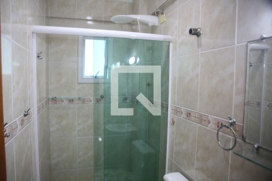 Banheiro /suite de apartamento para alugar com 1 quarto, 54m² em Boqueirão, Praia Grande