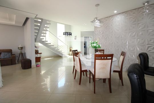 Casa à venda com 3 quartos, 280m² em Parque Alto Taquaral, Campinas