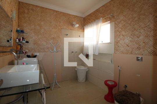 Banheiro da Suíte 1 de casa à venda com 3 quartos, 280m² em Parque Alto Taquaral, Campinas