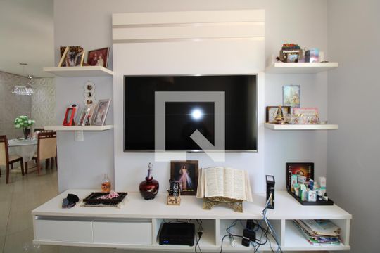 Sala de TV de casa à venda com 3 quartos, 280m² em Parque Alto Taquaral, Campinas