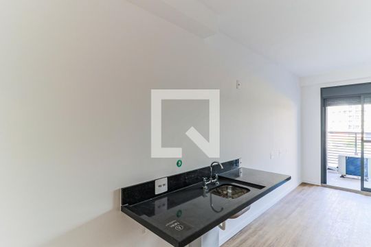 Cozinha de kitnet/studio para alugar com 1 quarto, 26m² em Jardim das Acácias, São Paulo