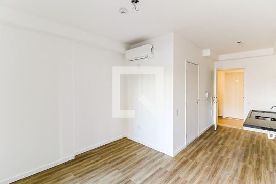 Studio de kitnet/studio para alugar com 1 quarto, 26m² em Jardim das Acácias, São Paulo