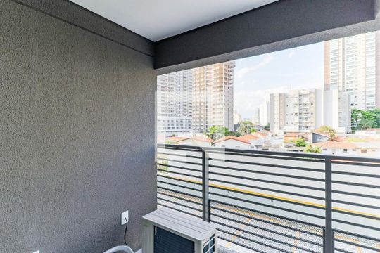 Varanda de kitnet/studio para alugar com 1 quarto, 26m² em Jardim das Acácias, São Paulo