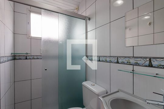 Banheiro  de apartamento à venda com 2 quartos, 45m² em Vila Liviero, São Paulo