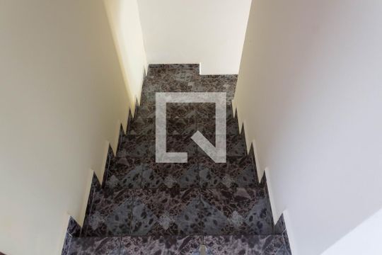 Escada de casa à venda com 2 quartos, 141m² em Jardim das Acacias, São Bernardo do Campo