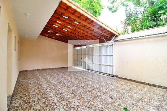 Garagem de casa à venda com 2 quartos, 151m² em Vila Alpina, Santo André