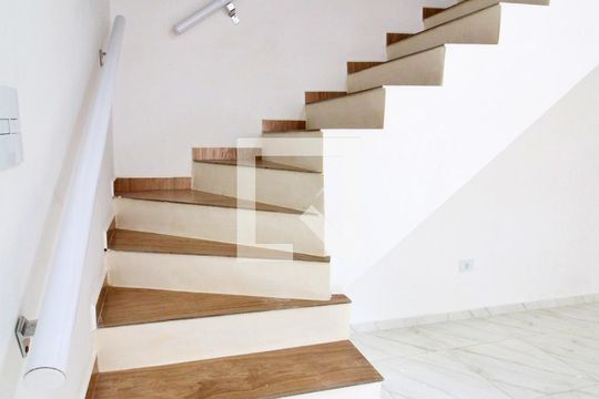 Escada de casa à venda com 2 quartos, 151m² em Vila Alpina, Santo André