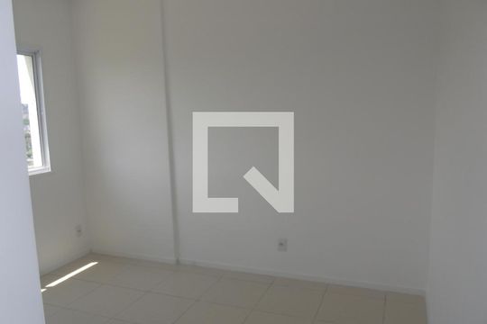 Quarto  de apartamento à venda com 1 quarto, 56m² em Del Castilho, Rio de Janeiro