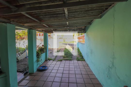 Garagem de casa à venda com 4 quartos, 120m² em Duque de Caxias, São Leopoldo