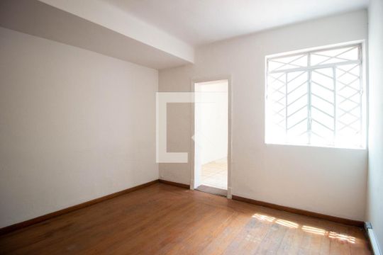 Sala de casa à venda com 3 quartos, 90m² em Várzea da Barra Funda, São Paulo